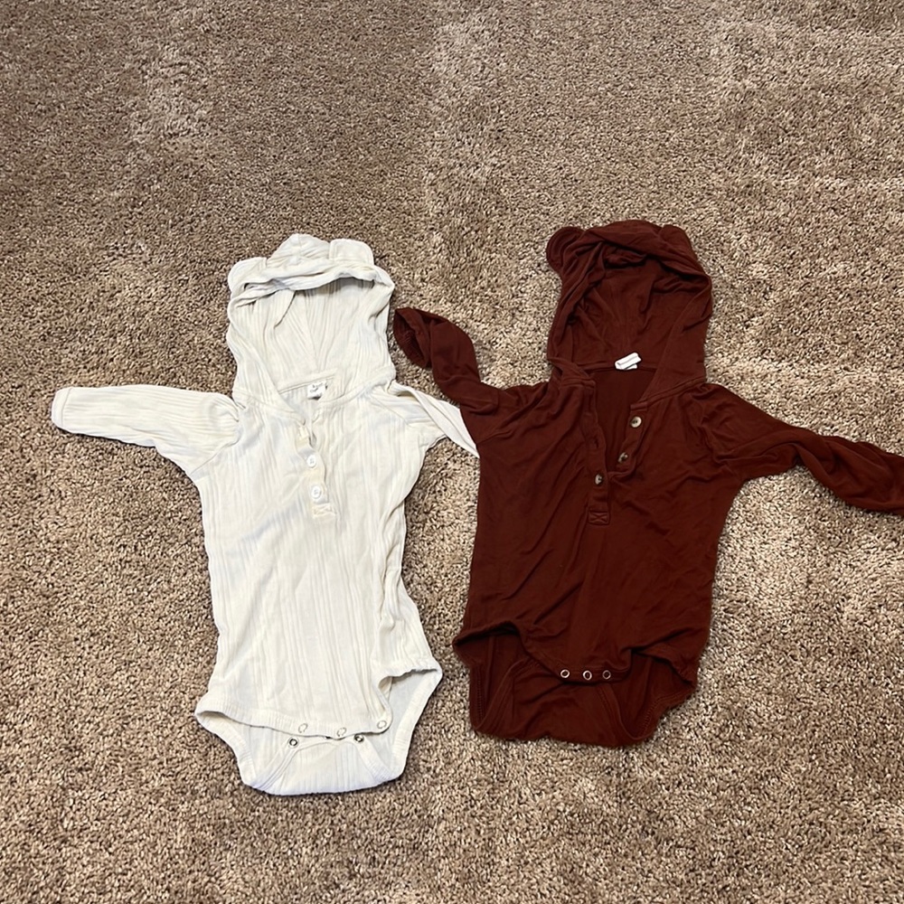 Kate Quinn Half Sleeve Body Suits 18-24 months